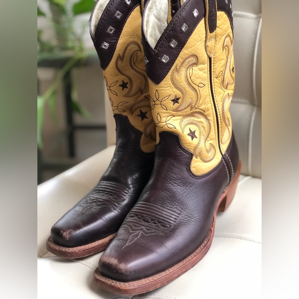 Stetson boots, dark brown & yellow with small blingy adornments, size 8